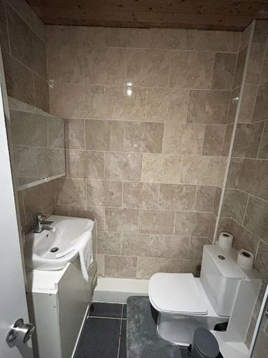 Bathroom 2, Bethel Suite by Sasco Apartments, Blackpool