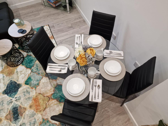 Others 5, Comfortable City Haven flat, Hertfordshire
