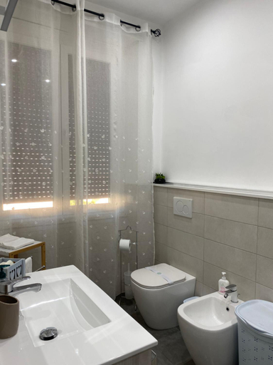 Bathroom 3, M&M’s Home, Terni