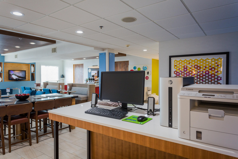 Public Area, Holiday Inn Express & Suites READING AIRPORT, Berks