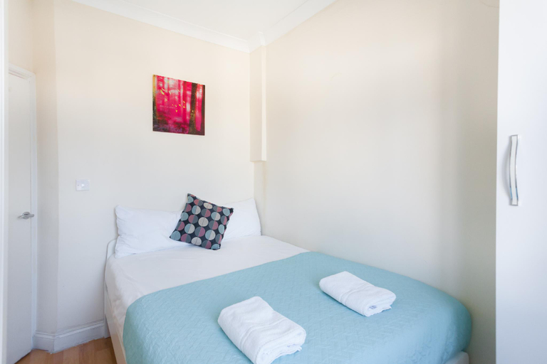 Bedroom 2, Euston Budget Apartment and Rooms, London