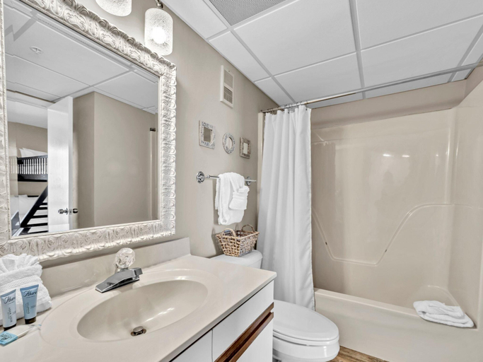 Bathroom 4, Edgewater Tower 3-1110 - South of Heaven, Bay