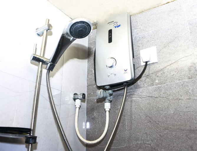 Bathroom 3, Darshani Hikka Villa, Hikkaduwa