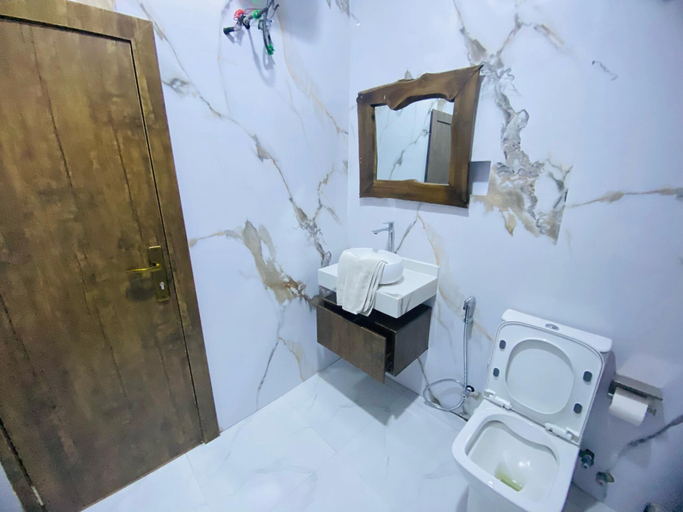 Bathroom, Presken Oniru, Eti-Osa