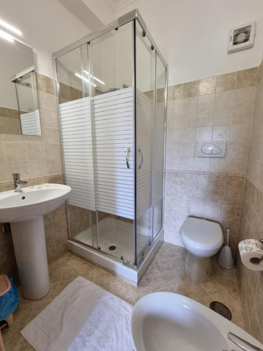 Bathroom 3, Maison Susy, Napoli