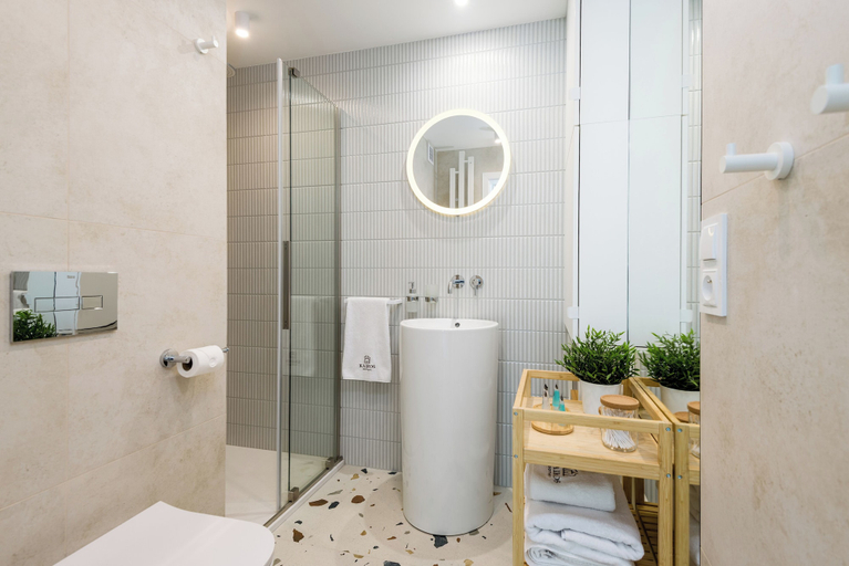 Bathroom 3, Loft by Kairos Apartments, Gliwice City