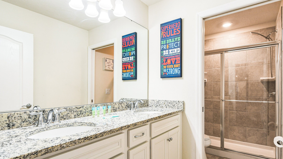Bathroom 3, 7BR Lake View Villa Pool Spa - Solterra Resort, Polk