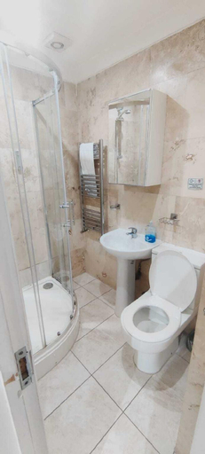 Bathroom 3, Kings Central Apartments in Kings Cross, London