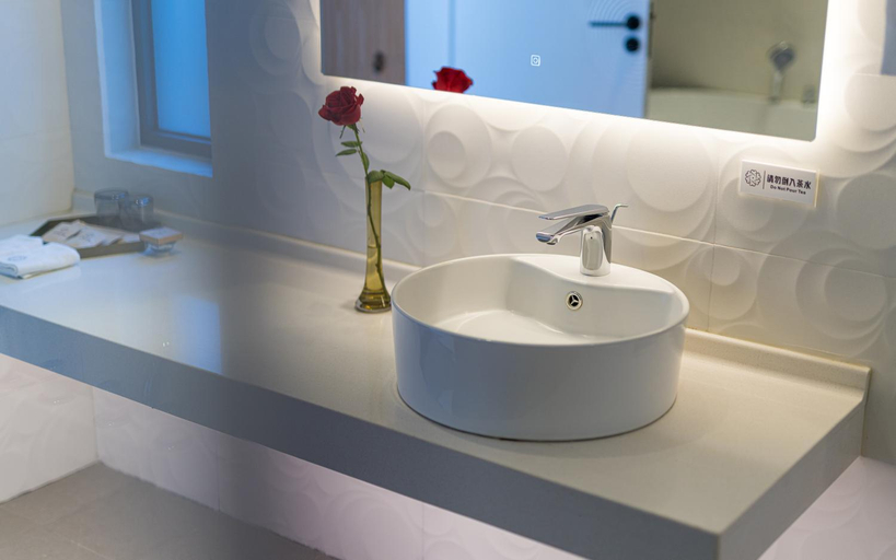 Bathroom 4, Xinyue Suying Hot Spring Holiday Hotel, Baoshan