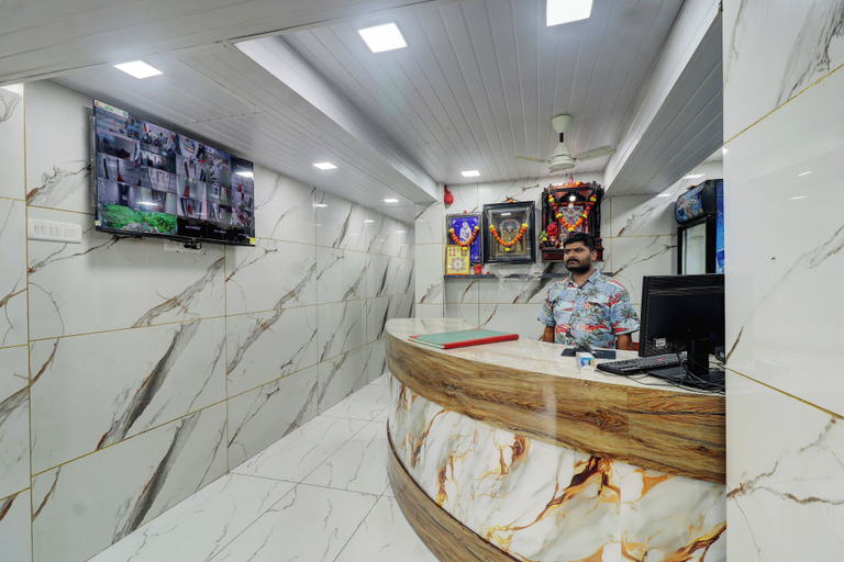 Others 3, Hotel Lake Site, Mumbai Suburban