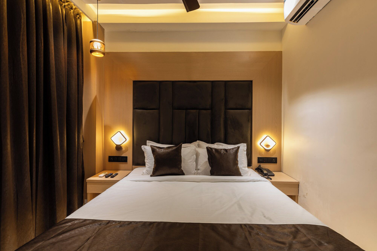 Bedroom 4, Hotel Windsor Castle, Mumbai Suburban
