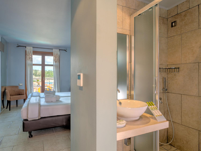 Bathroom 2, Fiscardo Bay Hotel, Ionian Islands