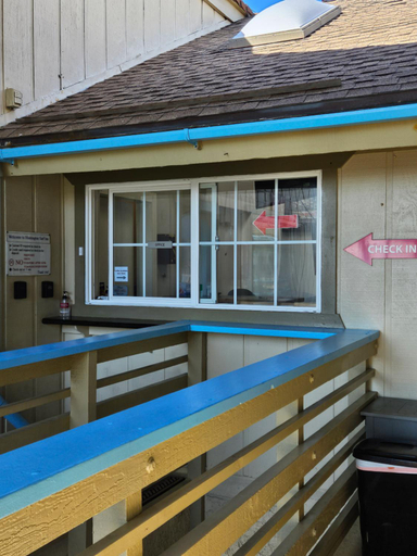 Public Area, Huntington Surf Inn, Orange
