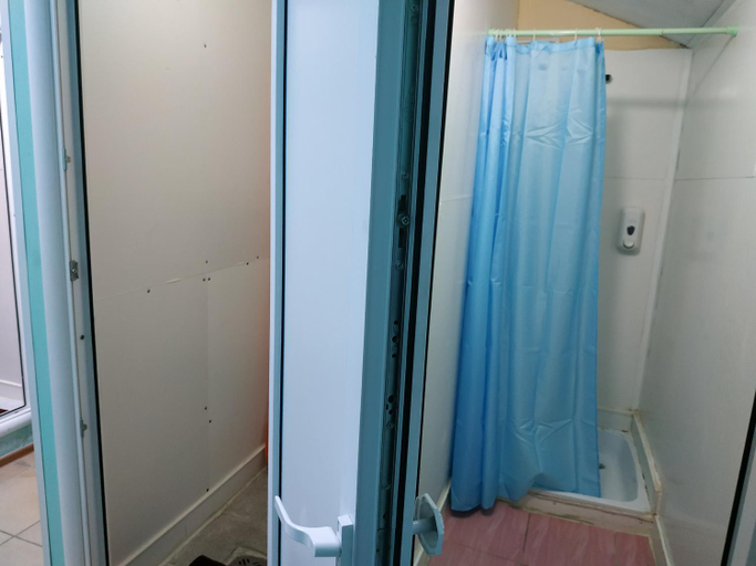Bathroom 3, Motel Roza Vetrov, Omskiy rayon