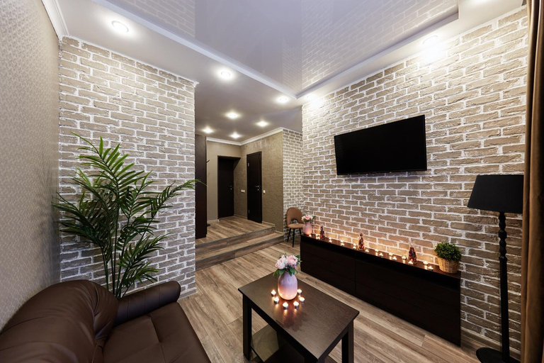 Others 5, Moshotel Profsoyuznaya, Western
