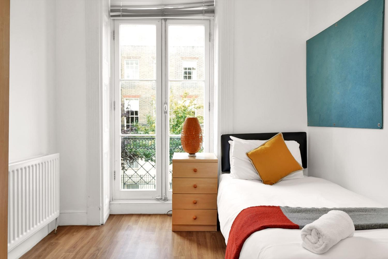Bedroom 2, Bedford Place Hostels, London