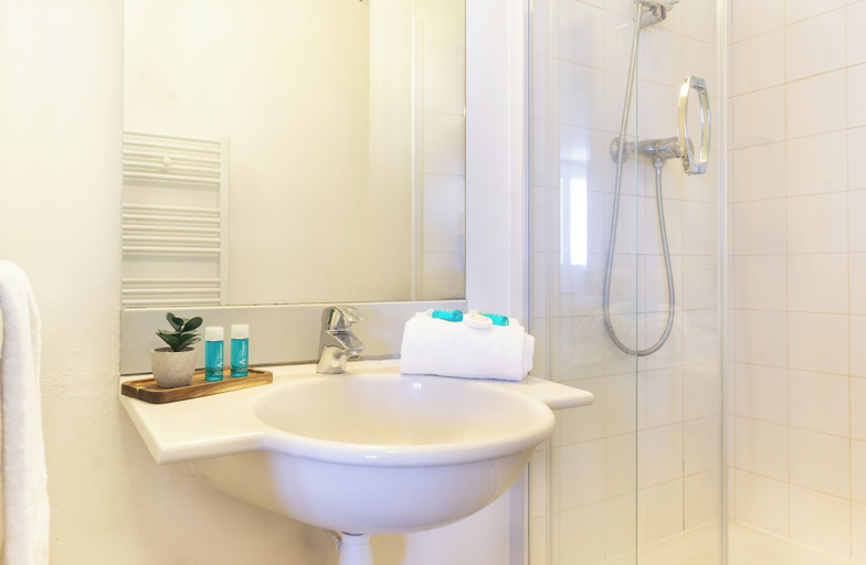 Bathroom 5, City Residence Access Strasbourg, Bas-Rhin