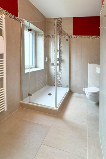 Bathroom 4, Golf- und Wellnesshotel Amtsheide, Uelzen