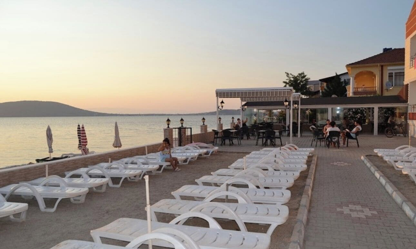 Others 4, Kum Motel, Marmara