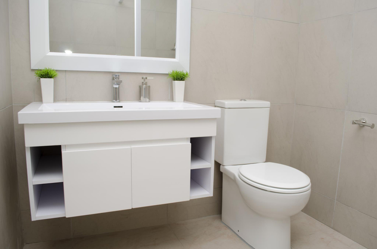 Bathroom 2, Manhattan Quarter Luxury Apartments, City of Cape Town