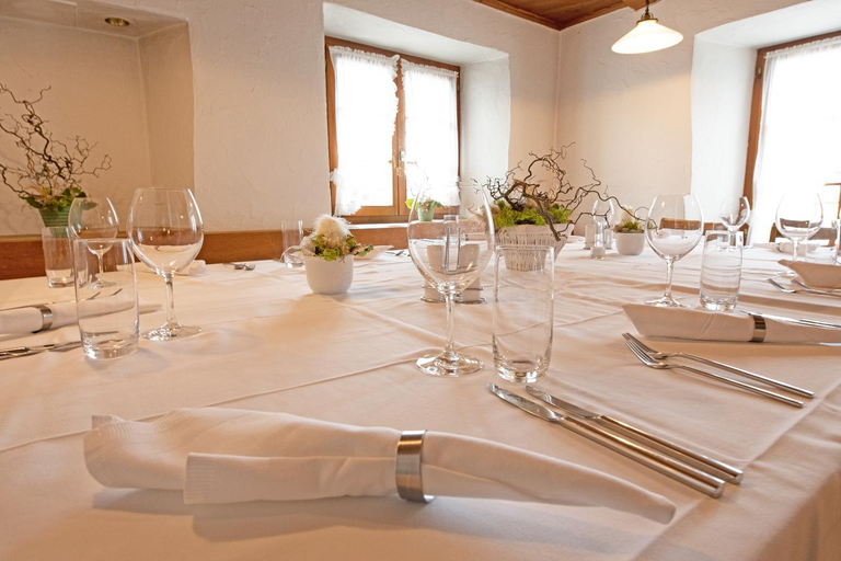 Others 2, Hotel Baren, Hochdorf