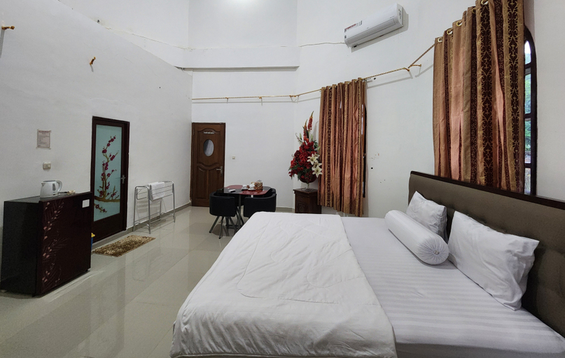 Bedroom 4, Hotel Boroko, North Bolaang Mongondow