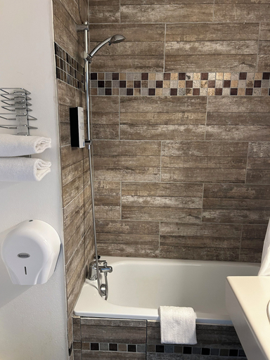 Bathroom 4, Contact Hotel Utah Beach Carentan, Manche