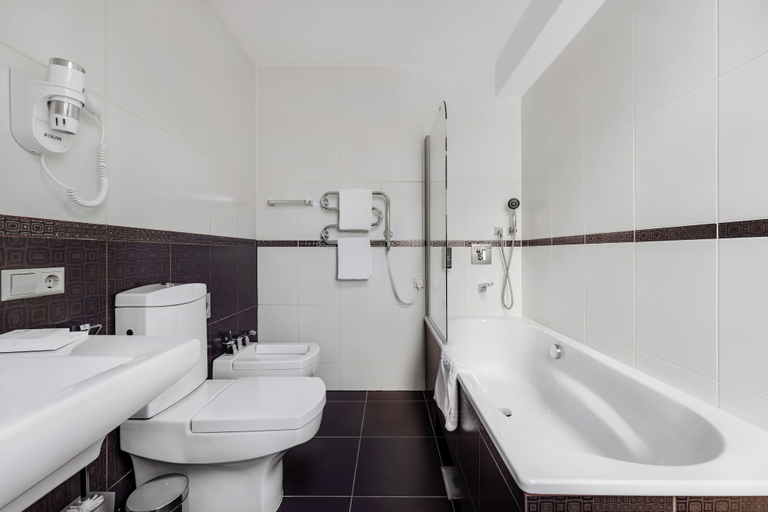 Bathroom 3, Hotel Euterpe, Klaipėdos