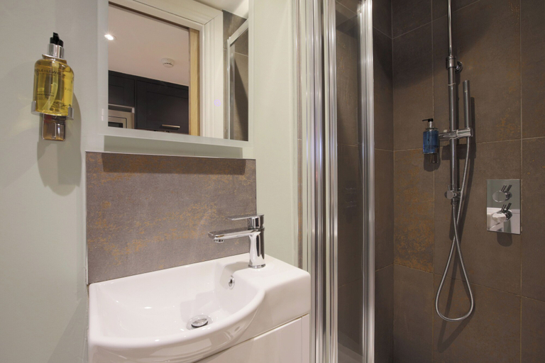 Bathroom 3, Imperial York Street Apartments, London