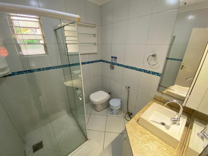 Bathroom 3, Parada Beach Apartamentos, Florianopolis