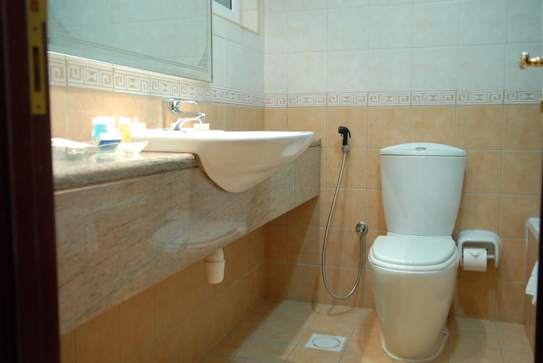 Bathroom 5, Al Manar Hotel Apartments, Dubai