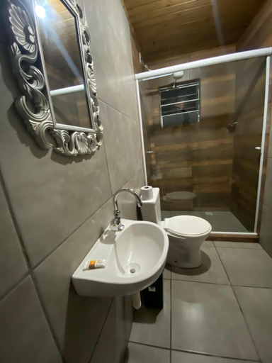 Bathroom 3, Pousada Lua Nova Praia do Rosa, Imbituba
