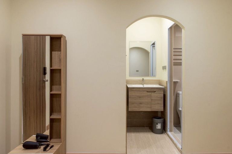 Bathroom 5, Shizuka House, Wattana