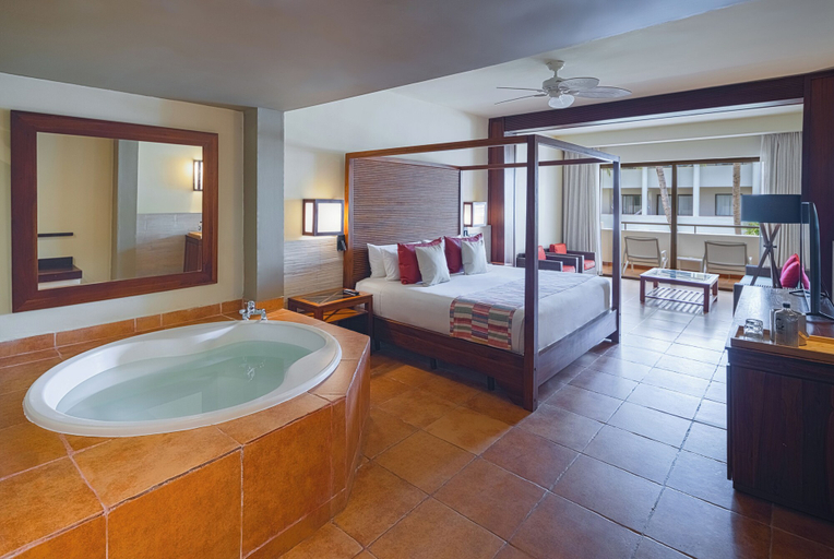 Bathroom 4, Catalonia Royal Bavaro - Adults Only, Salvaleon de Higuey