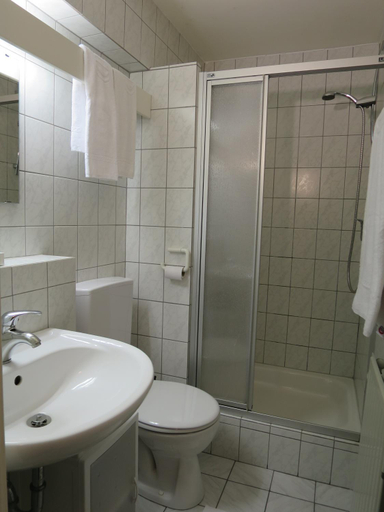 Bathroom, Golf Hotel Mergelhof, Liège
