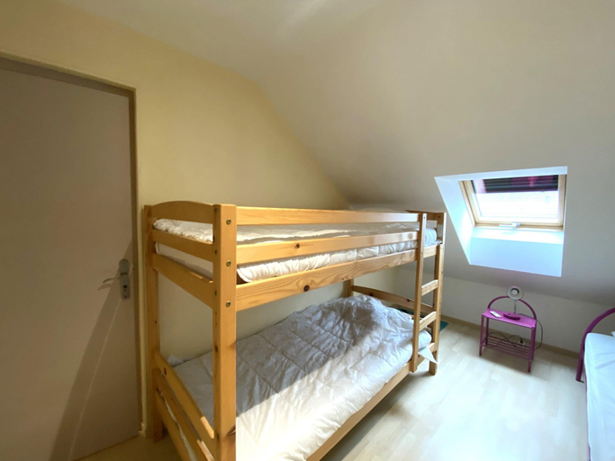 Bedroom 2, Pleasant holiday home, 200m from the beach, St. Pair-sur-Mer, Manche