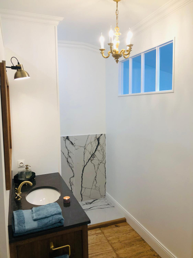 Bathroom 5, L'Hôtel Particulier du 12, Deux-Sèvres