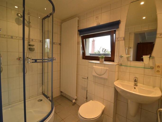 Bathroom 3, Panoramic Retreat, Thirimont, Liège