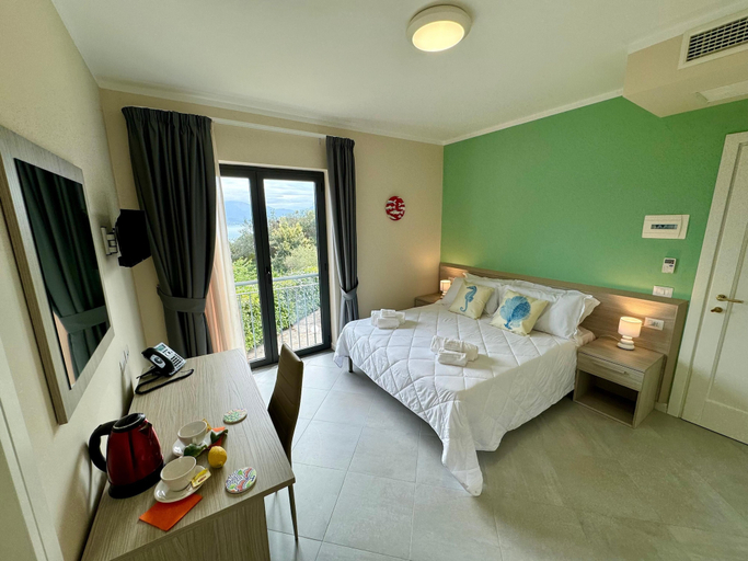 Bedroom 4, Scario Club, Salerno