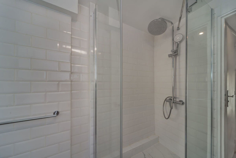 Room 2, Classy Bourgeois Chic 2 Bedroom Apt in Le Marais, Paris