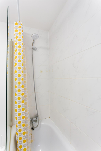 Bathroom 3, Wood Green Rooms, London