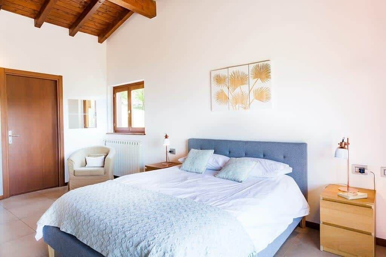 Bedroom 2, Dumenza Villas, Varese