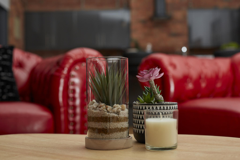 Food & Drinks 5, Hayy Apartments Stylish & Central Stays in Barnsley, Barnsley