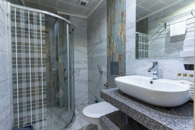Bathroom 3, Fengo Hotel, Merkez