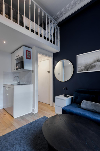 Others 5, The Savers Hotel by PLI, London