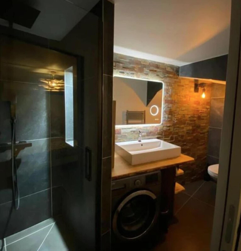 Bathroom 3, La Résidence Belle Créole, Seine-et-Marne