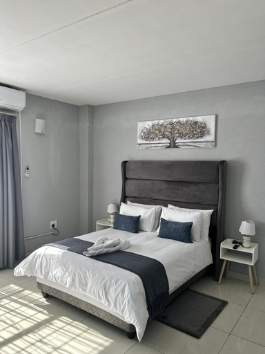 Others 3, Silalise Lodge, Sekhukhune