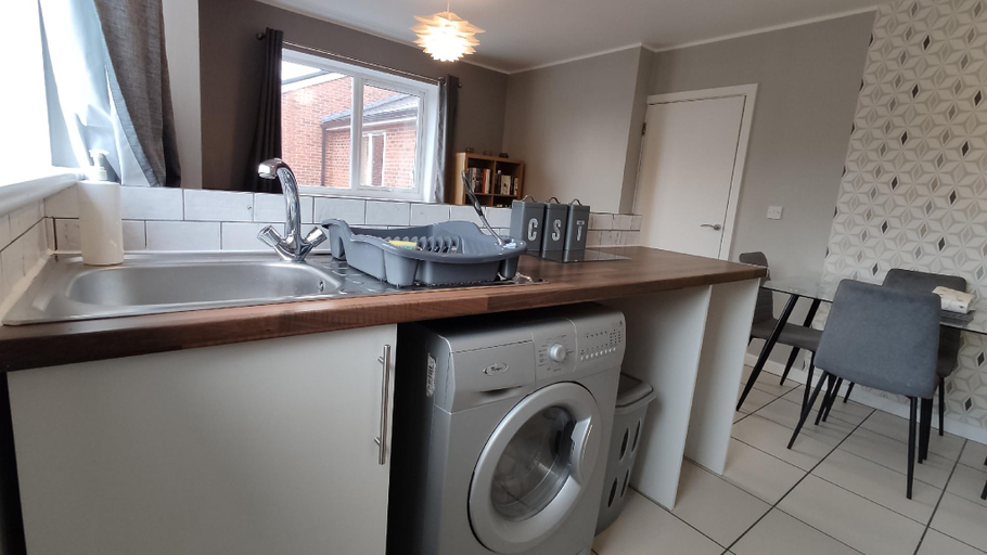 Others 5, Modern 1-Bed Flat in Wigan, Wigan