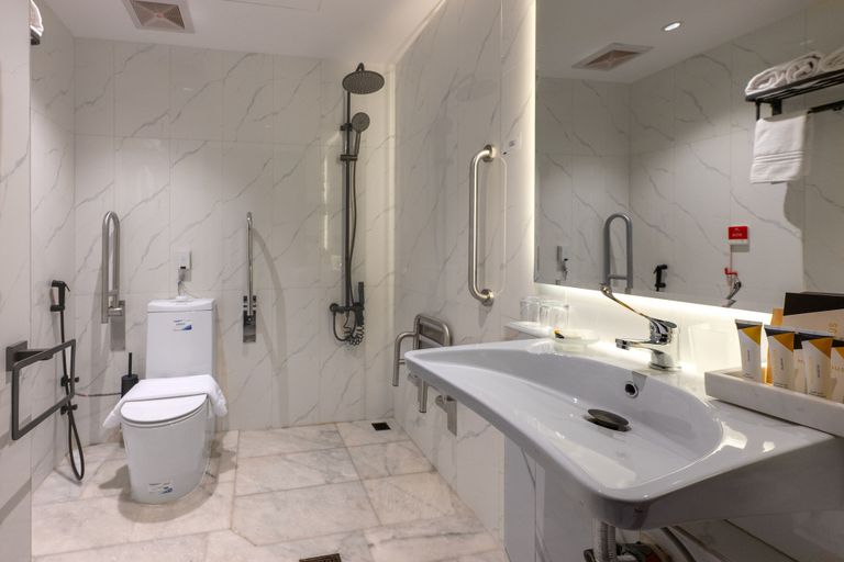 Bathroom 5, Amriya Hotel, Al Madinah Al Munawwarah
