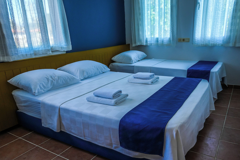 Bedroom 2, Sirius Star, Ortaca